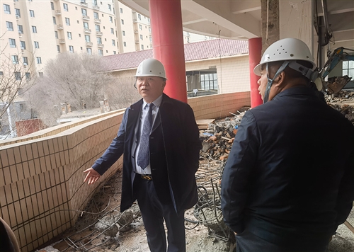 集团董事长刘辉与集团董事张振武实地考察新办公楼工地
